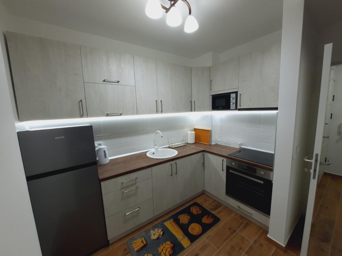 Apartman Kristal Sremska Mitrovica Bagian luar foto