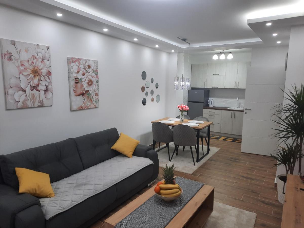Apartman Kristal Sremska Mitrovica Bagian luar foto