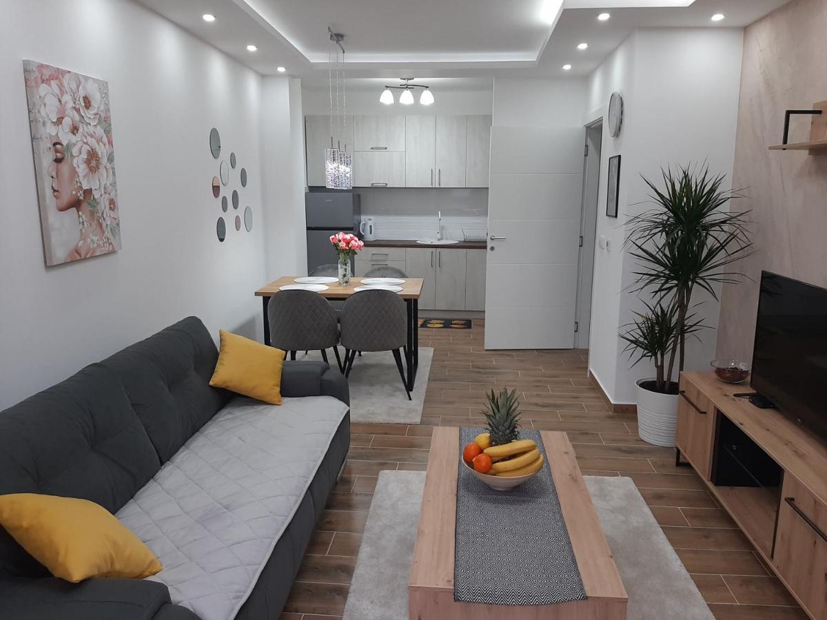 Apartman Kristal Sremska Mitrovica Bagian luar foto
